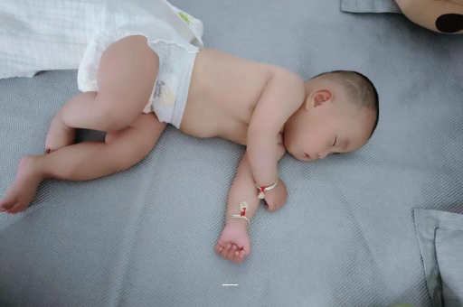高密孕妇肚子一跳一跳